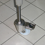 Ruedas orientables y ajustables en altura para cinta transportadora CEIA Industrial Detection Ruedas orientables y ajustables en altura para cinta transportadora CEIA Industrial Detection